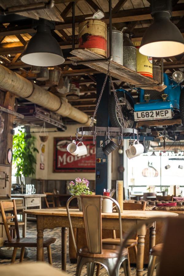 Motorworld Inn Warthausen Экстерьер фото